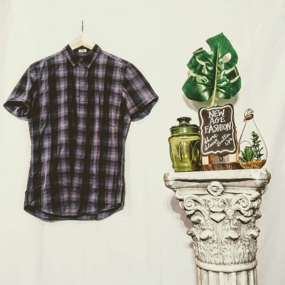 NAF SMALL CALVIN KLEIN BUTTON UP SHIRT